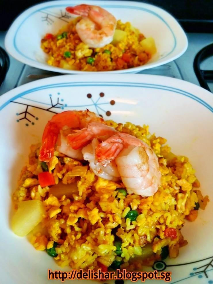 Thai Pineapple Fried Rice - Delishar | Singapore Cooking, Recipe, and