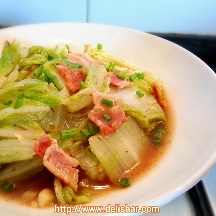 Bacon and Cabbage Stir-fry - Delishar | Singapore Cooking, Recipe, and