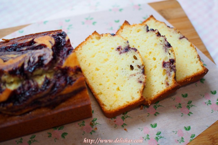 Jam swirled french yogurt cake 4