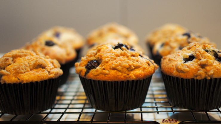 Blueberry strusel muffins 2