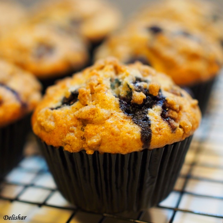 Blueberry strusel muffins 3