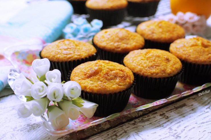 orange muffins