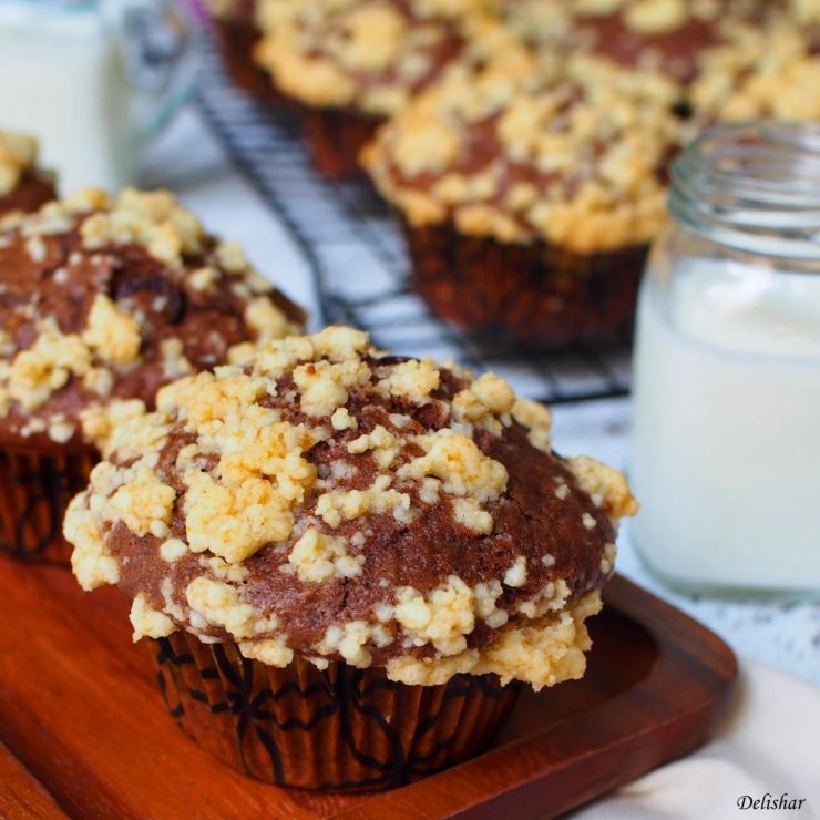Chocolate Cookie Crumble Muffins insta 2