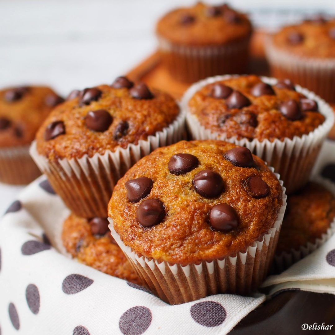 Best Banana Chocolate Chip Muffins - Delishar | Singapore Cooking ...