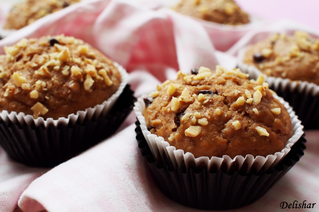 Chocolate Chips Banana Nut Oat Muffins (Oil-free) - Delishar ...