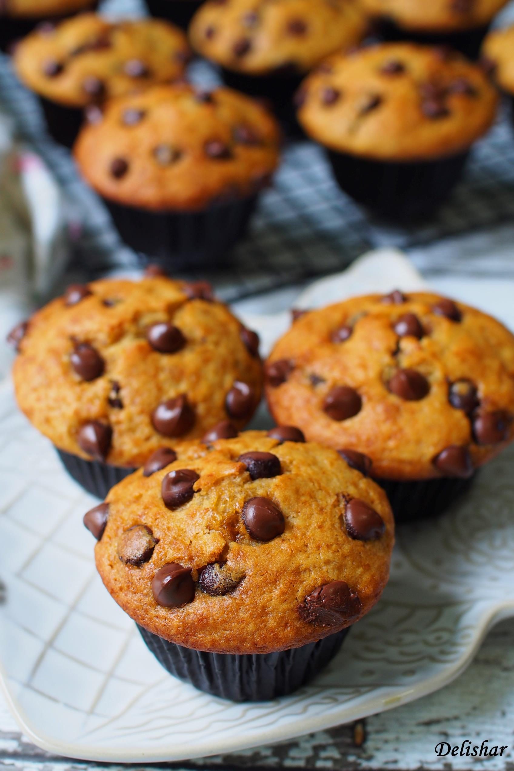 Easy Chocolate Chips Muffins - Delishar | Singapore Cooking, Recipe ...